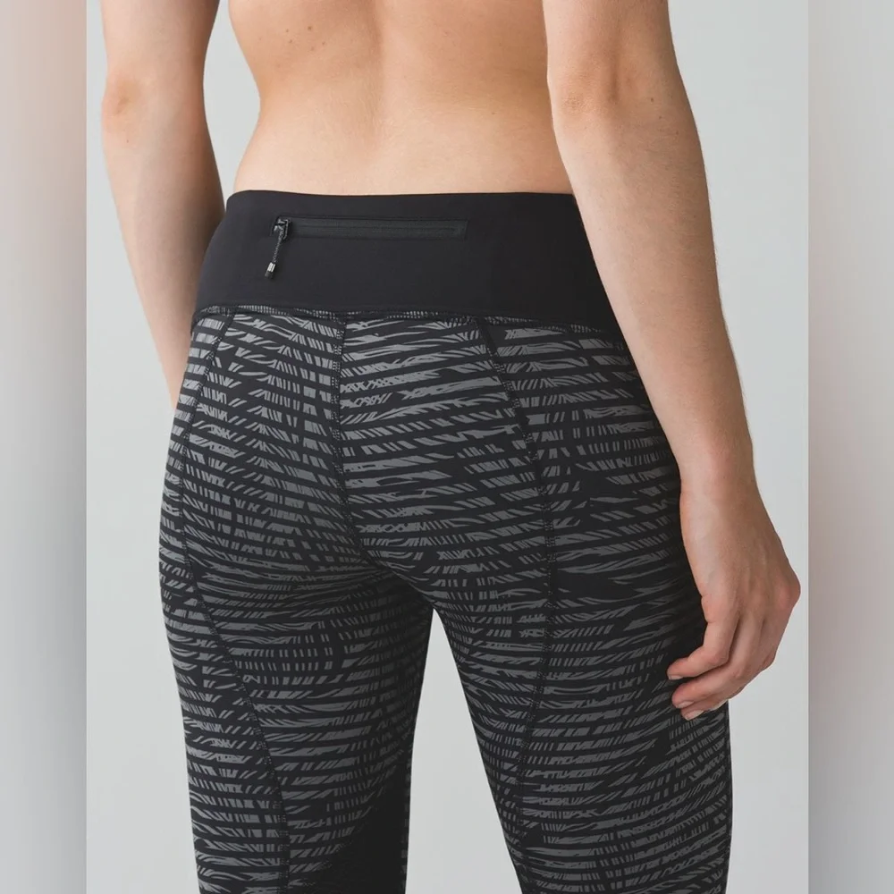 Lululemon Pace Rival Crop Full-On Luxtreme Stripe Play Size 4